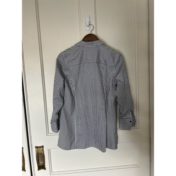 Chico's Striped Button Collared Blouse Womens Size Small Black White Preppy NWT - Picture 2 of 7